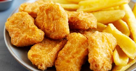Moje nuggetsy z kurczaka smakują jak te z McDonald's. A mam na nie banalny sposób