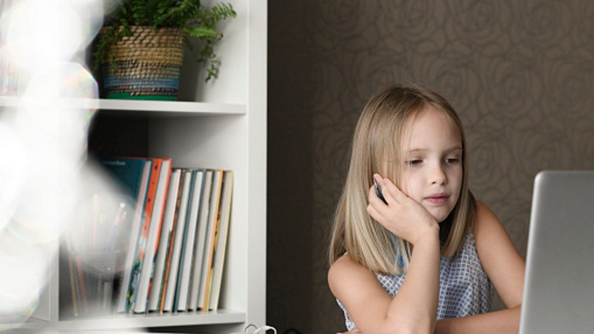 Czy zdalne nauczanie cieszy się uznaniem Polaków?