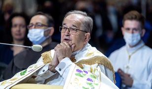 Urodziny Radia Maryja. Ojciec Rydzyk ucałował prezent od prezydenta