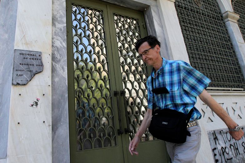 Zamknięty oddział jednego z banków w Atenach.