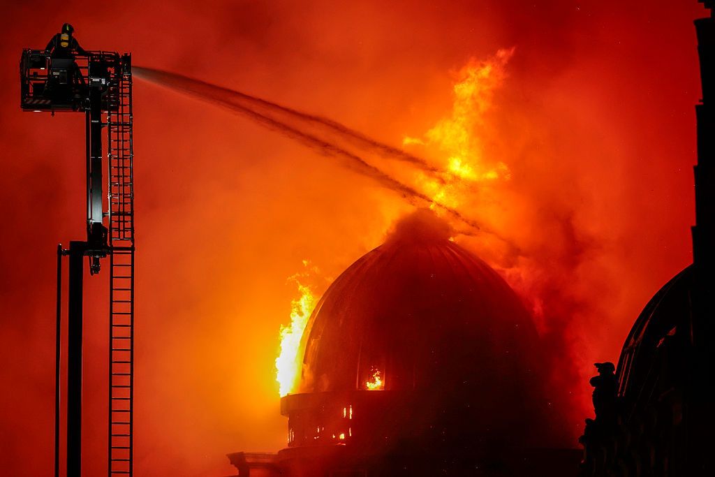 Pożar dworca kolejowego w Glasgow
