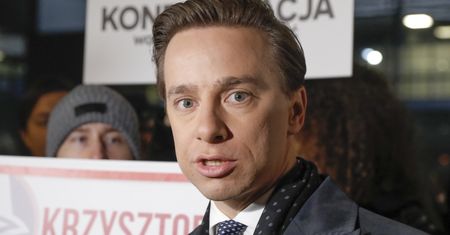 "To są absurdy". Bosak zachęca do wstrzemięźliwości seksualnej