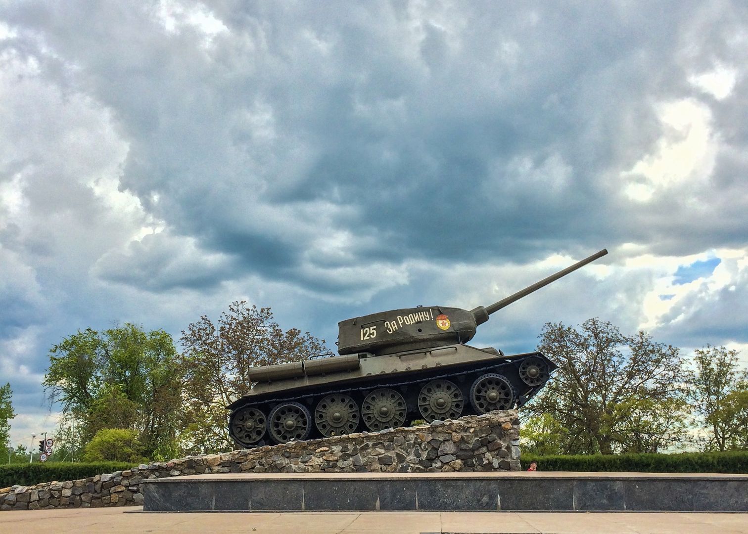 Czołg T-34 przy Pomniku Chwały Wojennej, Tyraspol 