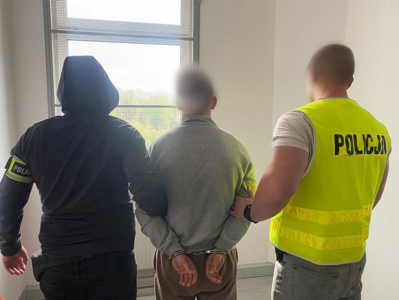 Tomaszów: Chował narkotyki w wynajmowanym garażu. Policjanci urządzili zasadzkę w pobliżu kryjówki dilera