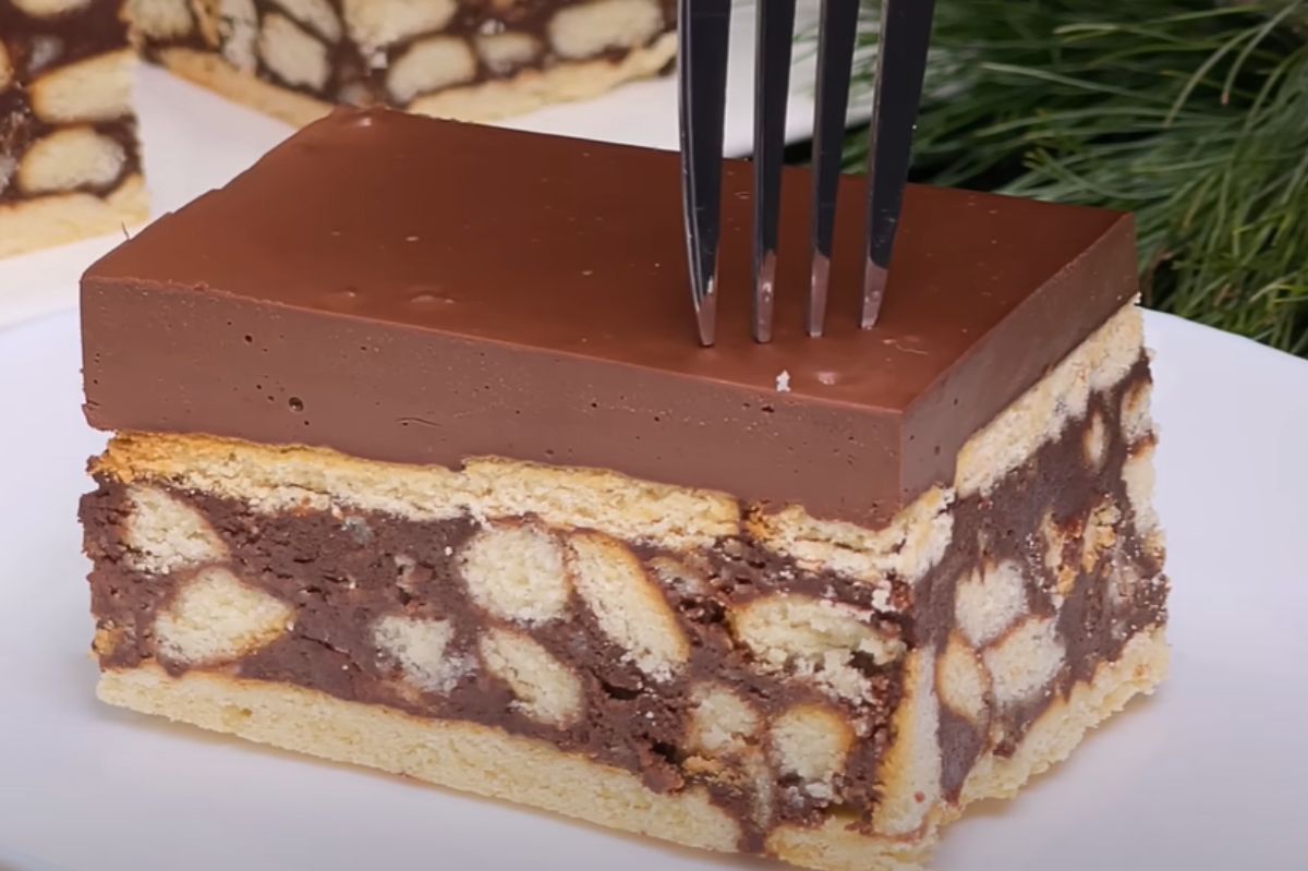 Quick chocolate cake without baking. Guests will ask for the recipe (photo: screen YouTube / @lecker_und_gesund)