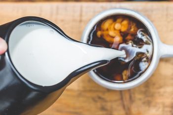Nie dolewaj tego do kawy. Chyba że masz ochotę na kolejkę górską glukozy