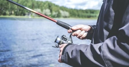34-latek wyszedł z wody i zmarł. Tragiedia na Mazurach
