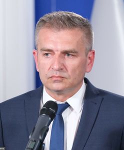 Restrykcje sanitarne ustalane bez ekspertów? B. minister zdrowia nie ma wątpliwości: Prawo pisane politycznie