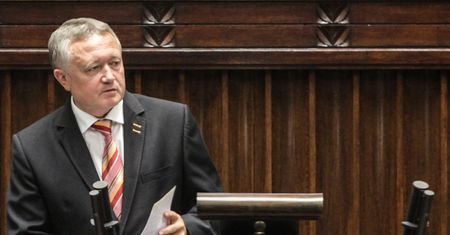 Podatek od handlu w internecie zostaje czy nie? Rząd i posłowie mają sprzeczne opinie