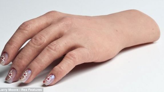 "Thing" z Rodziny Addamsów ma kuzynkę! 1