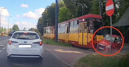Samochód kontra tramwaj. Film ku przestrodze