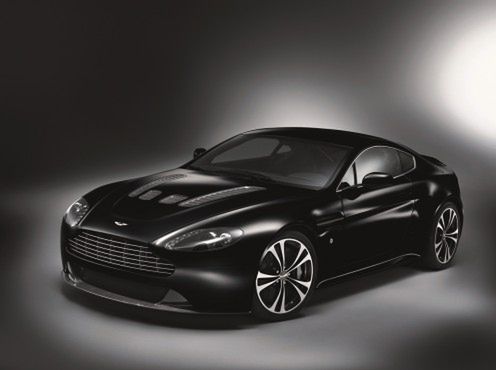 Aston Martin DBS Carbon Black Edition - piękno w czarnej postaci