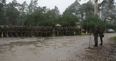 Wypadek na poligonie w Żaganiu. Rannych dwóch saperów