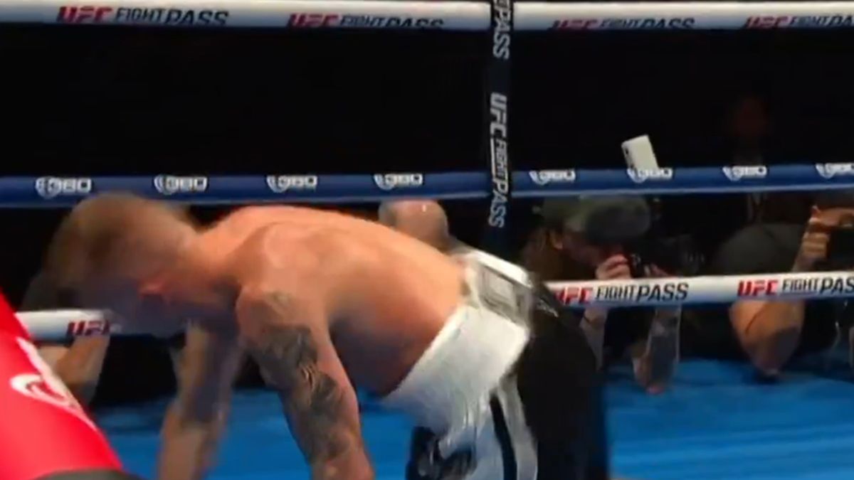 Twitter / Na zdjęciu: znokautowany Przemysław Runowski