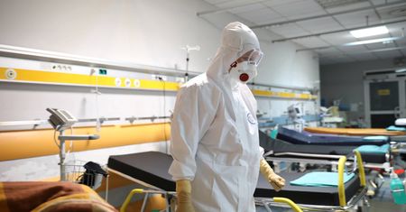 Koronawirus. Warszawa z kolejnym rekordem zakażeń. Czarna seria w całym kraju