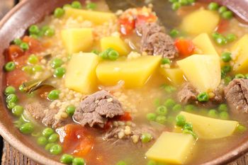 Zupa hamburgerowa w 30 minut. Przyjemnie rozgrzewa i syci na długo