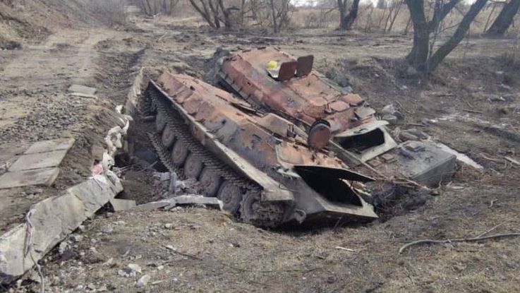 czo�gCzernih�w, Ukraina, 13.03.2022. Czo�g rosyjski pozostawiony przez �o�nierzy w rejonie miasta Czernih�w, 13 bm. Trwa inwazja Rosji na Ukrain�. (sko) PAP/DSNSDSNSagresja, atak, atak Rosji na Ukrain�, INWAZJA, Rosja Ukraina, rosyjska, rosyjski, sytuacja na Ukrainie, wojna, wojna na Ukrainie, wok� Ukrainy, zniszczenia, konflikt zbrojny