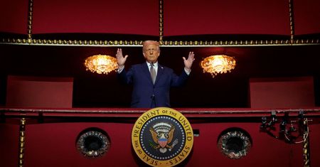 Trump ujawni 80 tys. dokumentów. Obiecał to w kampanii