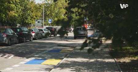 Niebiesko-żółte miejsca pod szkołą. Urząd reaguje na burzę w sieci