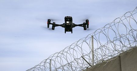 Roboty i drony na granicy NATO. Zastąpią żołnierzy?