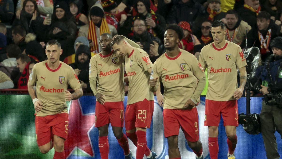 Getty Images / Jean Catuffe / Na zdjęciu: radość piłkarzy RC Lens