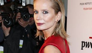 Magda Cielecka pozuje z obrazem Piłsudskiego. Fanka: "Żenada i brak szacunku"