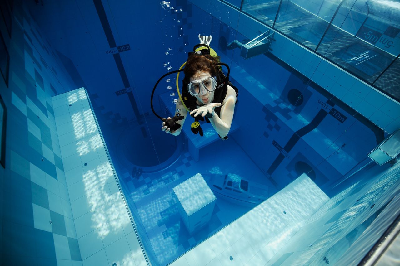 Scuba, czyli nurkowanie z butlą to tylko jedna z możliwości oferowanych przez Deepspot. 