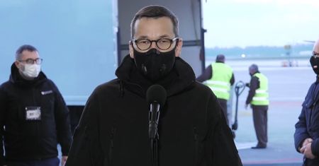 Szczepionka na COVID. Dostawa kolejnych dawek już na Okęciu