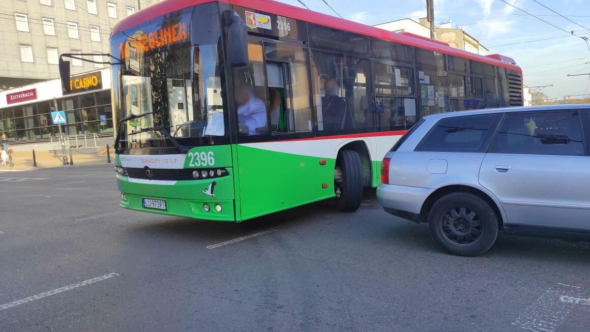 Kierowca autobusu linii nr 14 jechał pod prąd Al. Piłsudskiego