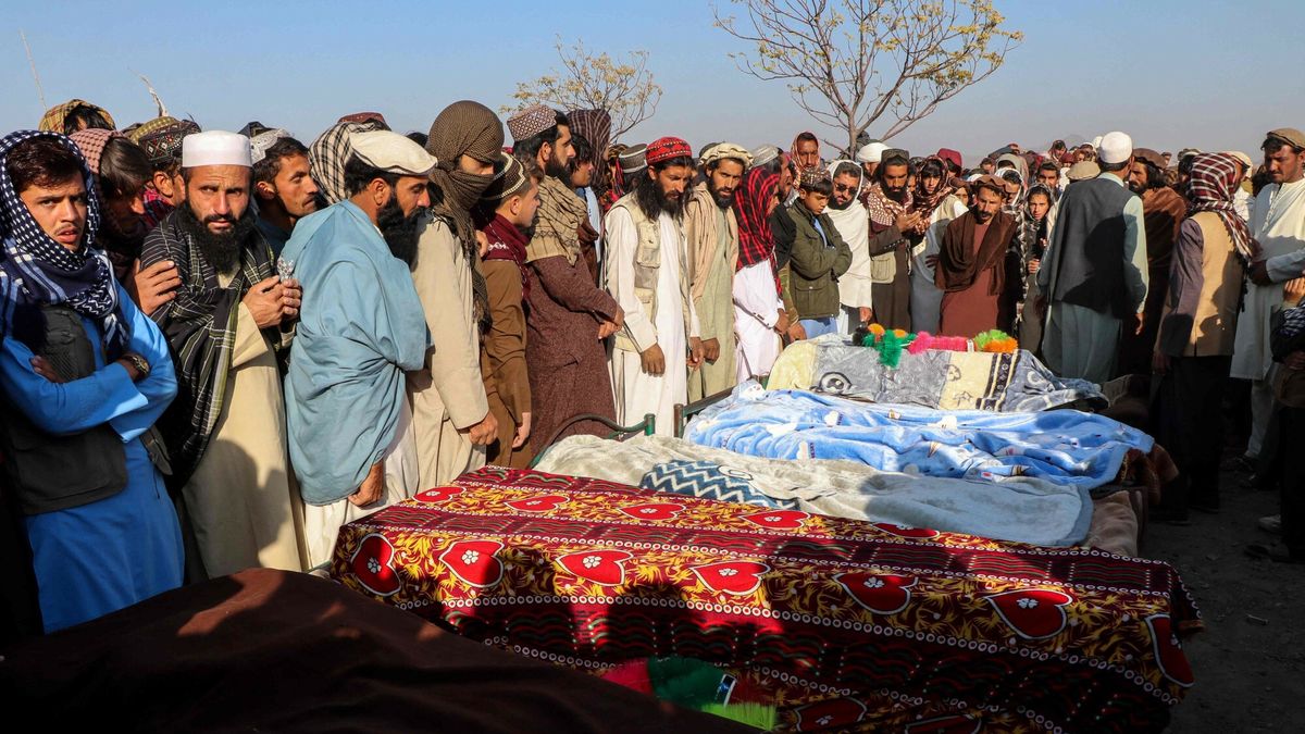 Afgański pogrzeb zabitych podczas ostrzału 