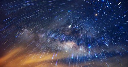 Rój meteorów nad Polską. Karol Wójcicki: w tym roku obserwacja perseidów będzie trudna