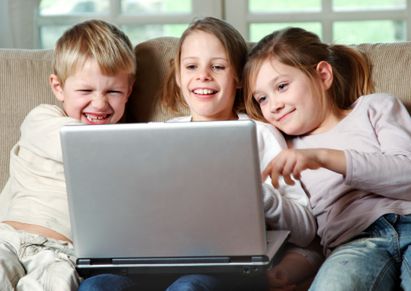 Dzieci w sieci. Resort uczy jak bezpiecznie korzystać z internetu