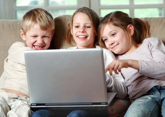 Rośnie seksting i inne zagrożenia w sieci