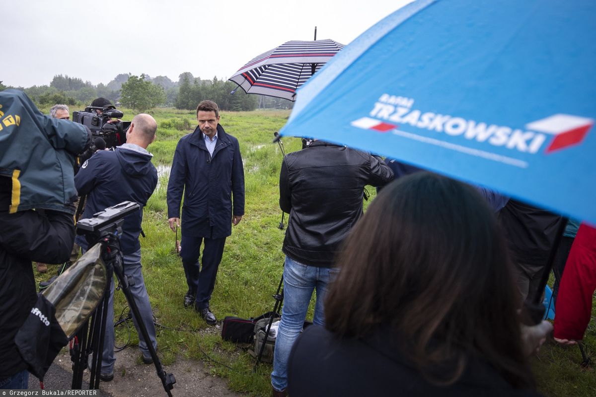 Wybory 2020. Rafał Trzaskowski w bastionie PiS. Doszło do przepychanek