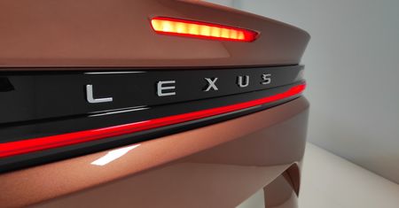 Lexus w 2024 r. wreszcie odrobi straty związane z wycofaniem się z Rosji