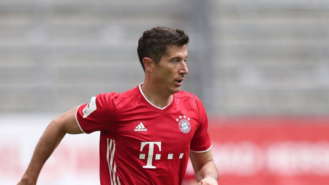 PAP/EPA / Alexander Hassenstein / Na zdjęciu: Robert Lewandowski