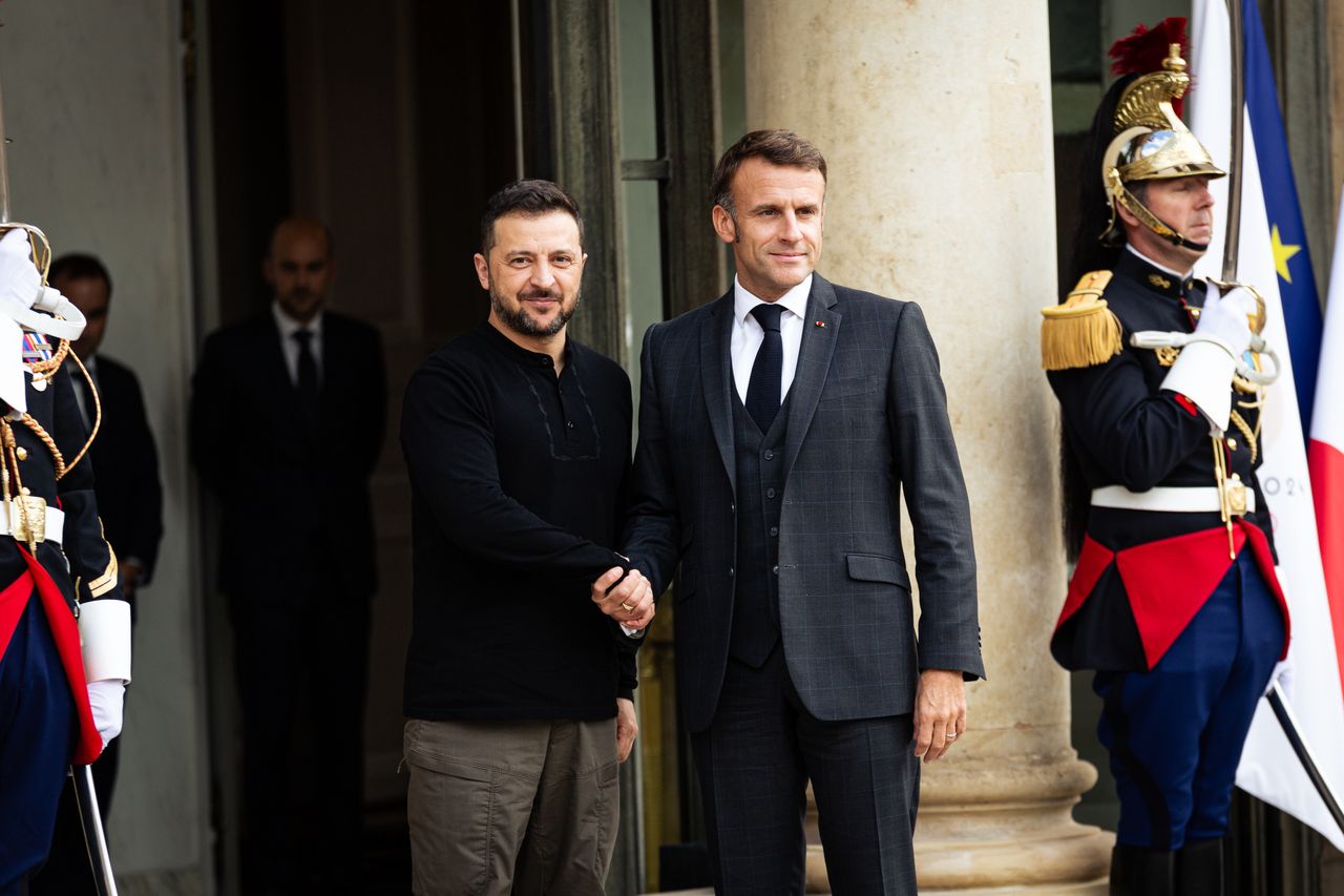 Despite their friendship, Zełenski rejected Macron's proposal.