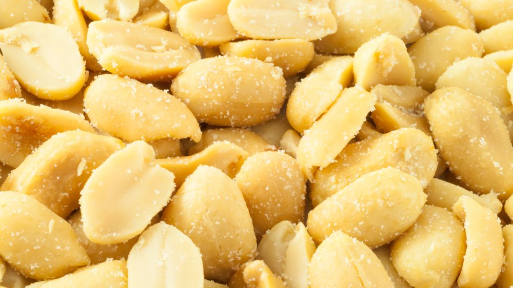 Hiszpańskie orzeszki ziemne prażone na oleju z dodatkiem soli