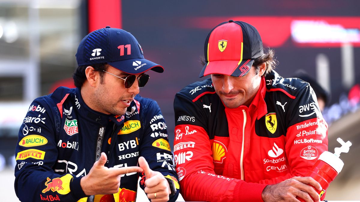 Sergio Perez (z lewej) i Carlos Sainz
