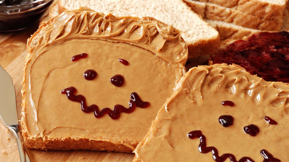 Masło orzechowe o gładkiej strukturze z dodatkiem soli