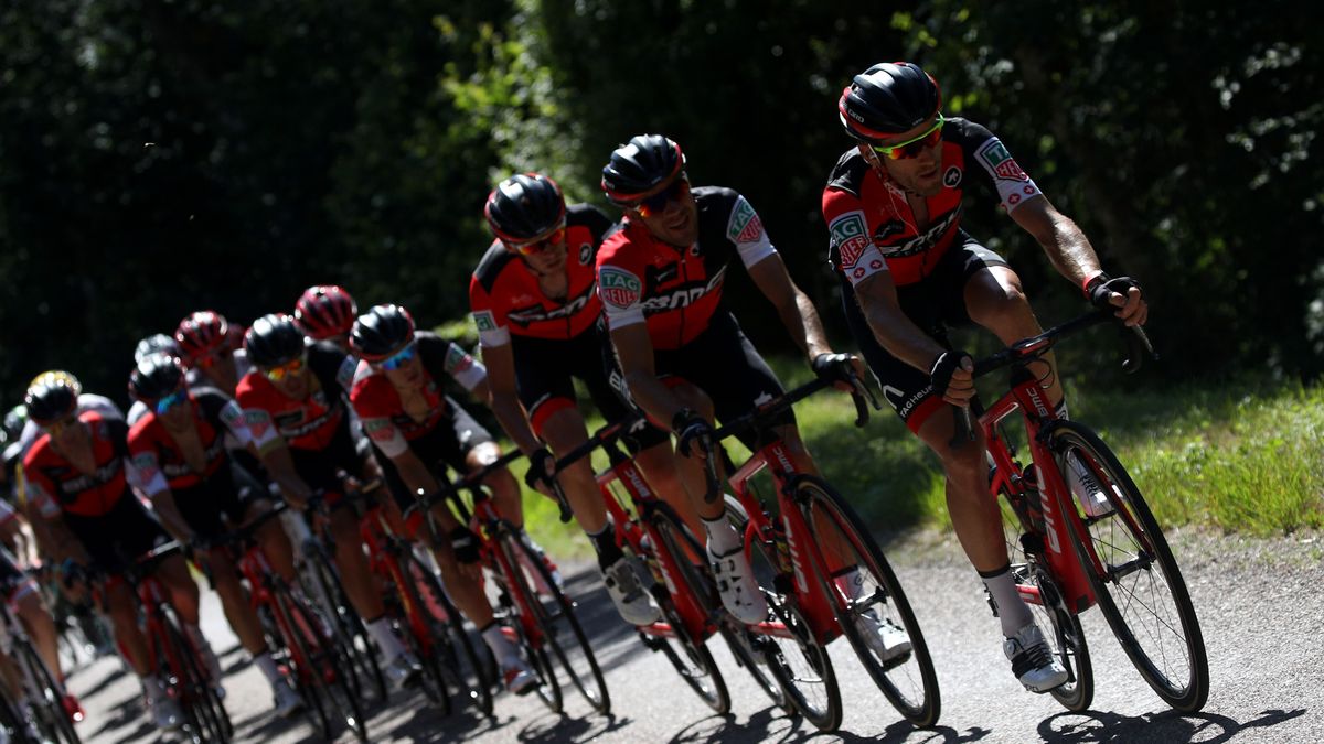 Na zdjęciu kolarze BMC podczas jednego z etapów Tour de France