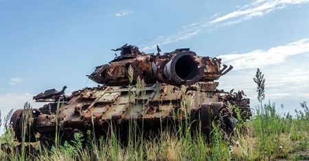 Rosyjskie czołgi T-72B i BMP-2 bez szans z ukraińską artylerią