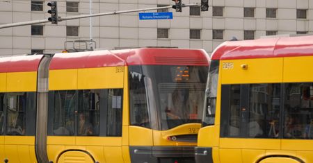 Warszawa. Zmiany w komunikacji miejskiej w długi weekend