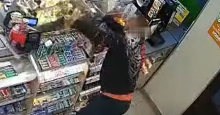 Atak furii w Żabce. Wideo z Bystrzycy Kłodzkiej
