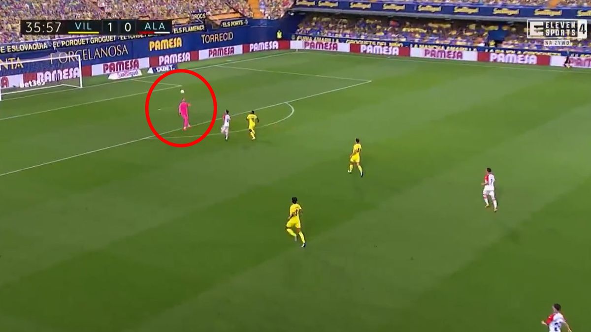 Sergio Asenjo popełnia katastrofalny błąd w meczu La Liga pomiędzy Villarreal i Deportivo Alaves