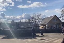 Ukrainiec próbował zablokować rosyjski konwój wojskowy. Bohaterski czyn uchwyciła kamera