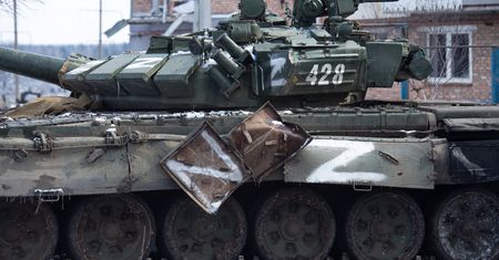 Rosjanie nie zabierają ciał poległych. Zwłoki żołnierzy leżą pod gołym niebem