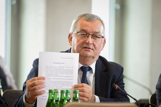 Co z lotami po 10 lipca? Minister infrastruktury o trwających negocjacjach z kontrolerami