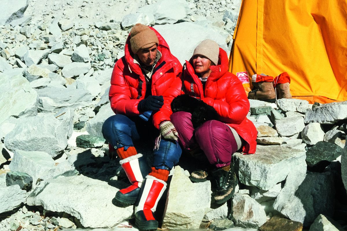Andrzej Zawada i Anna Milewska w bazie pod Everestem, styczeń 1980