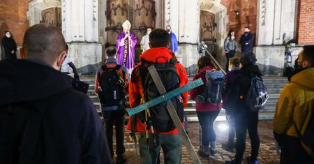 Ekstremalna Droga Krzyżowa. Wierni w całej Polsce wyruszą w drogę